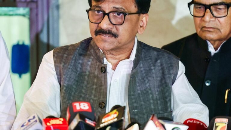 Sanjay a banquet says Mahashtra will not accept the politics of three languages, even in the future