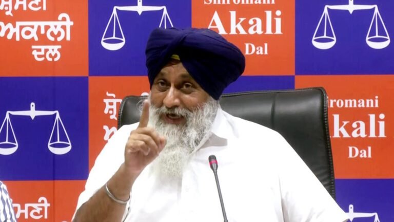 Akali blames AAP of resorting to political vendette; AAP hits back