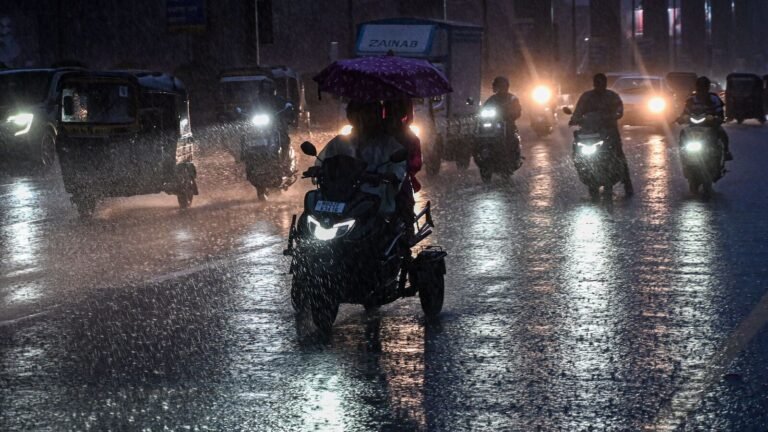 Rains Mumbai: heavy rains triggering “orange warning”, water logging causes traffic growth; Thane & Raigad on ‘Red Alert’ | Tech Word News