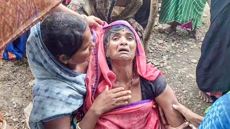 Rajasthan Govt. announces £ 10, every relative of children killed in the collapse of the Jhalawar School building