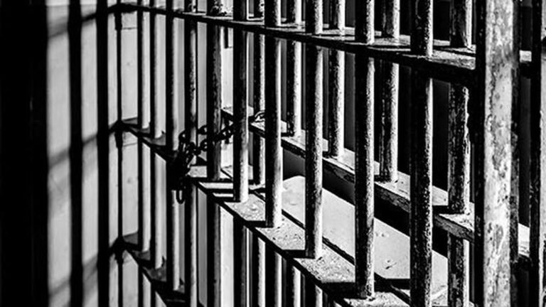 The prison prisoner will swallow a cell phone in Shivamogga central prison, undergo surgery