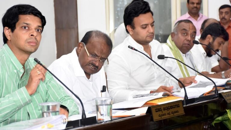 Ensure the central schemes to achieve eligible recipients: kumaraswamy