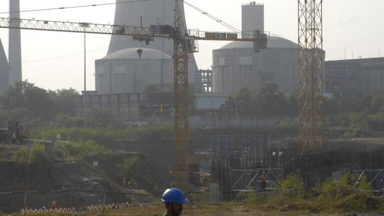 Atomic Energy Council grants an operating license for two home reactors 700 MWe in Gujarat