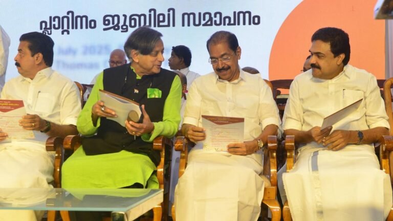 Shashi Tharoor draws praise from church