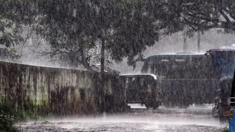 The rain to continue; There is a red warning for three districts on Friday