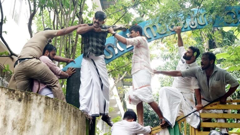 The youth of Congress March becomes violent in Kannura