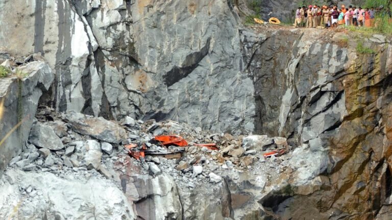 Two feared dead in an accident of a stone quarry near Konno