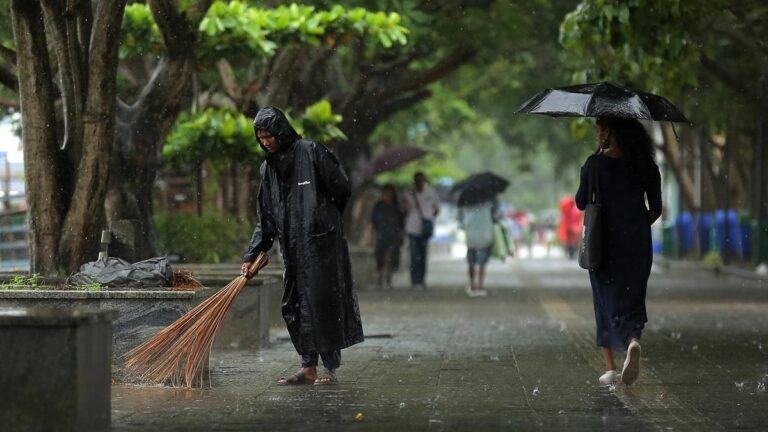 Constant rain slows life in Ernacula