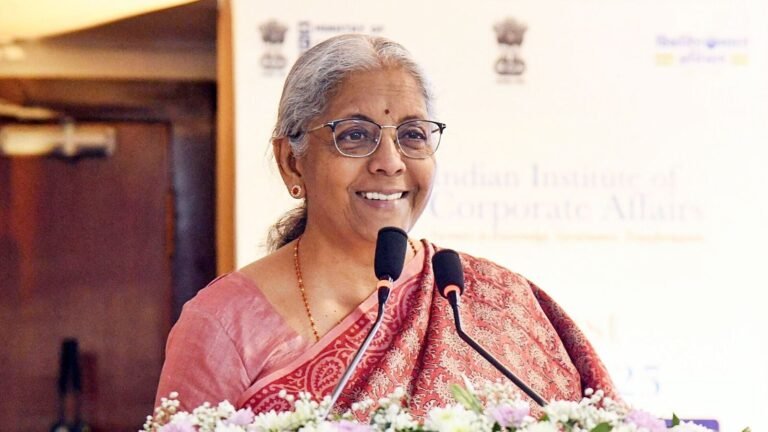 Sitharaman asks officers to reduce the backlog, immediately resolved complaints of taxpayers Tech Word News