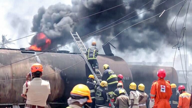 Train services affected as ferry oil will ignite the train in Truvallur in Tamil Nad Tech Word News