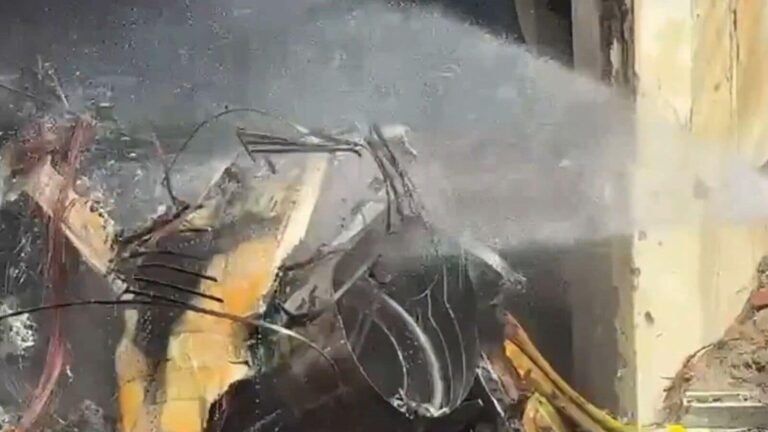 Follow: Air Force training crashes to school in Bangladesh Dhaka | Tech Word News