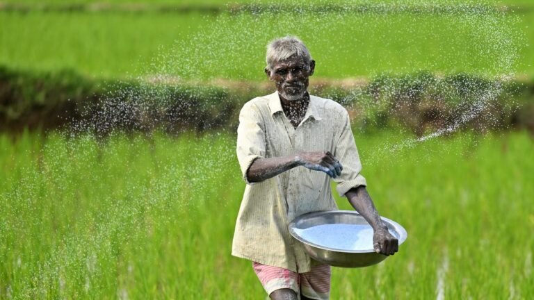 Urea policy in telangana as a congress and BJP involved in the war of words over the lack