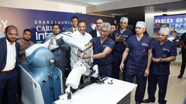 Hyderabad Hospital starts a system of robotic surgery driven by AI