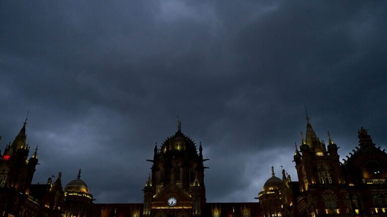 Bomb with threats that were received for Mumbai airport, CSMT; Both show up as fraud, they say cops | Tech Word News