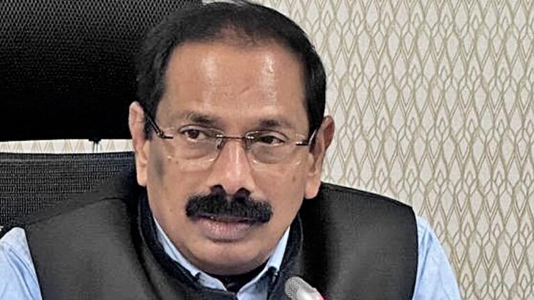 17 municipal corporations will be declared without plastic by next October, says CS