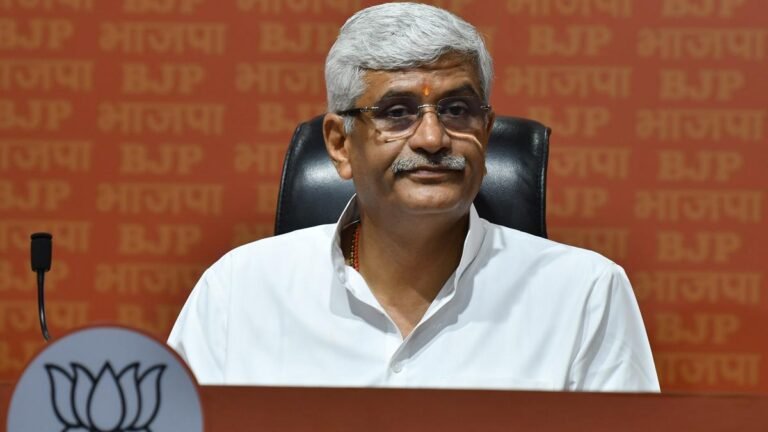 The Minister of Tourism Union Shekhawat appreciates Uptick in a tourist track in Kashmir