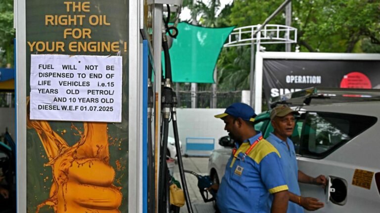 Delhi to tune the ban on fuel for vehicles at the end of life in the middle of will? The Minister of the Environment wants to suspend politics today news