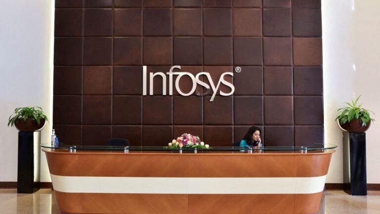Infosys sends warning e-mails to employees who have an extra clock, prefers well-being | Tech Word News