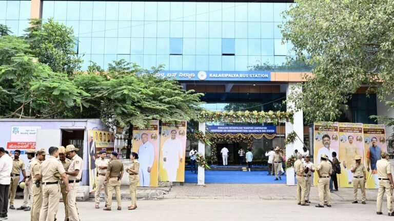 Kalasipalya bus terminal medicine such as Jan Jedari Sri Doddanna Shettar bus station
