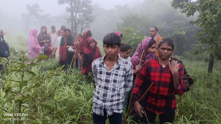 17 Tourists saved after a tormenting night in the forest Odisha