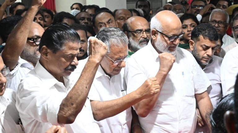 Pinarayi remembers vs achuthanandan as a strong leader with a reference to the fight against injustice