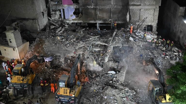 Pakistan: 19 people die in the collapse of the Karachi building, the Commissioner accuses the inhabitants Tech Word News