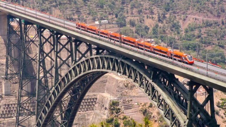 The Kashmir Vande Bharat train needs better timing, more frequencies and on board Wi-Fi: Omar Abdullah on Ashwini Vaishnaw | Tech Word News