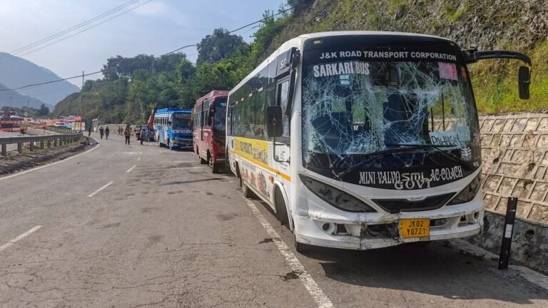 More buses carrying pilgrims AMARNATH YATRA collide in J&K Ramban, 36 injured Tech Word News