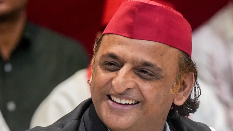 UP Messages: 6 cops hanging over an inappropriate contribution on social media on Akhilesh Yadav | Tech Word News
