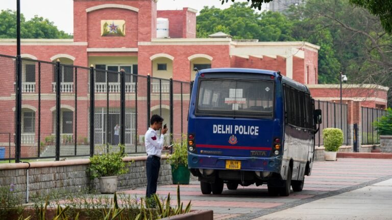 Delhi Bomb Alert! St. Stephen’s College, St. Thomas School receives a fresh threat; Students evacuated | Tech Word News