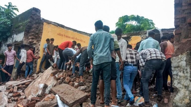 Collapse of Rajasthan School roofs: Students of eyewitnesses say the stones have fallen from the roof, “teachers ignored” | Tech Word News