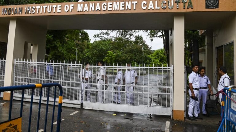 Police Kolkata make up sitting to explore the rape of women by a student on campus Iim-C