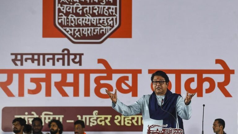 A lawyer in Mumbai is pushing the Supreme Court against Raj Thackey’s notes “Anti-Hindi” notes