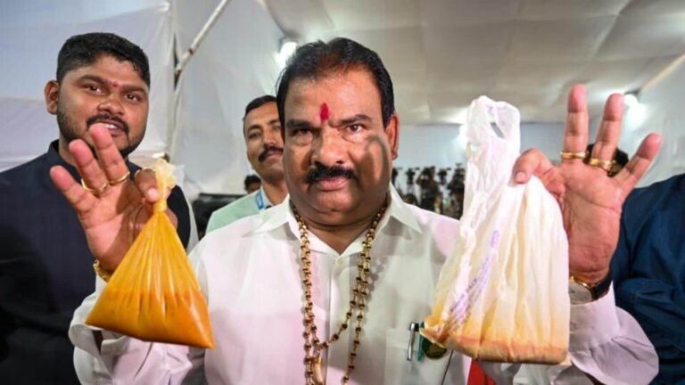 SHIV Sena Sanjay Gaikwad booked for assaulting hostel’s hostel over outdated meals Tech Word News