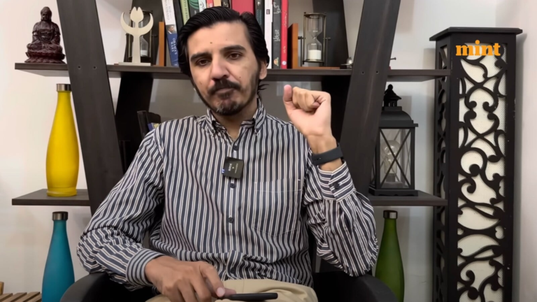 Pakistan punishes a parrot seller for the sale of birds journalists who do not like: No, this is not a joke | Tech Word News