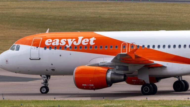 The threat of the passenger forces emergency landing in Glasgowa; Shouts made against Trump today news today