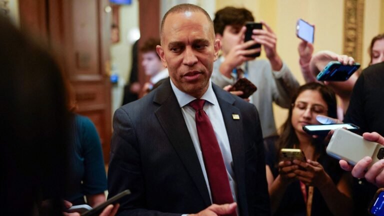 8 hours, 46 minutes – Hake Jeffries will fire Donald Trump’s tax account in the longest American home speech Tech Word News
