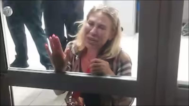 Passengers Ryanair break up after being denied on board above the size of the baggage Viral video | Tech Word News