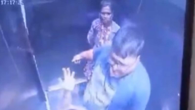 Caught on camera: 12 -year -old boy brutally beat the internal elevator in Maharashtra’s Ambernath Housing Society | Tech Word News
