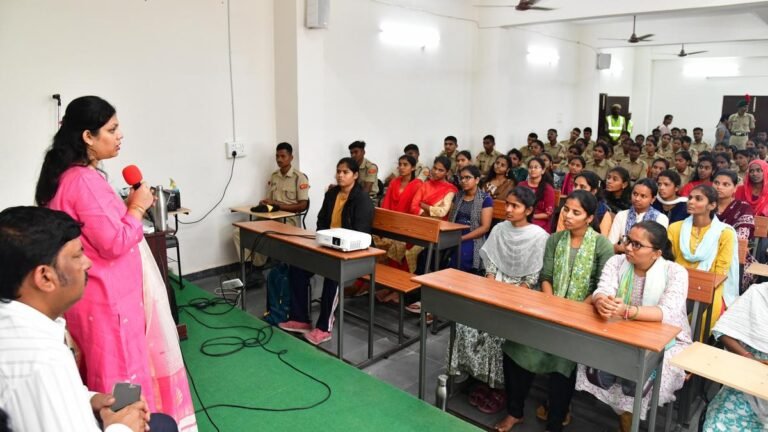 AAPDA MITRA: A 12 -day training program about a reaction to a disaster begins