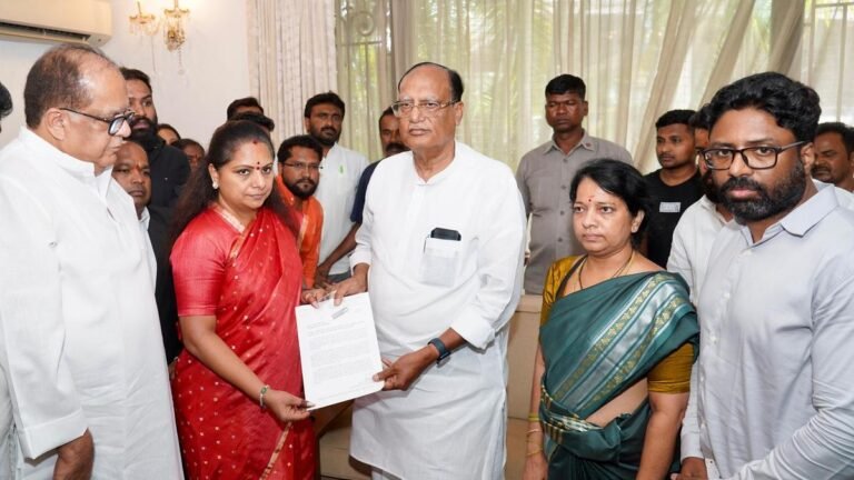 MLC Kavitha Lodges Complaint against Teenmar Malllanna for “offensive comments”