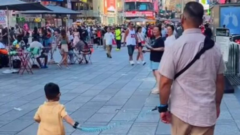 Indian mother uses a toddler guide in New York, Sparks Debate Online | Tech Word News