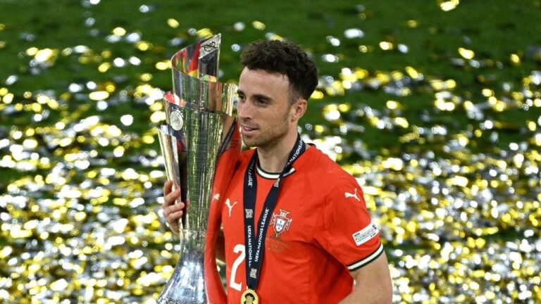 Liverpool football player Diogo Jota died in a traffic accident, 2 weeks after the wedding: message