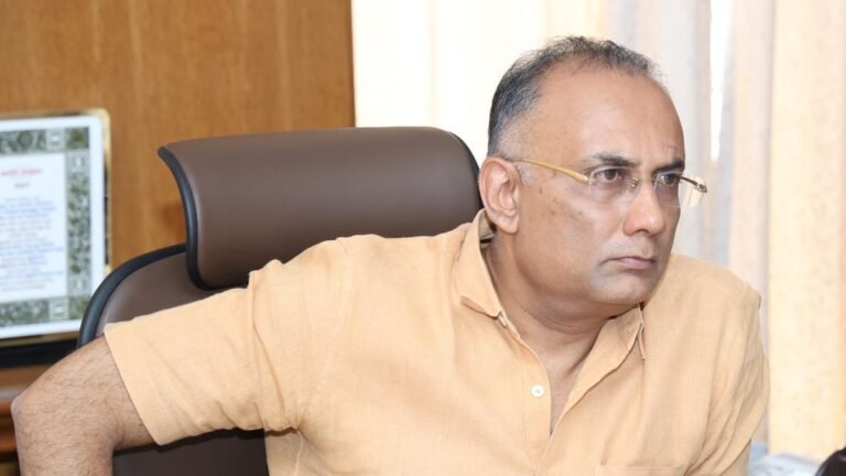 No reason to panic over heart attacks, experts say because the state -appointed panel begins with a probe over the death of Hassan
