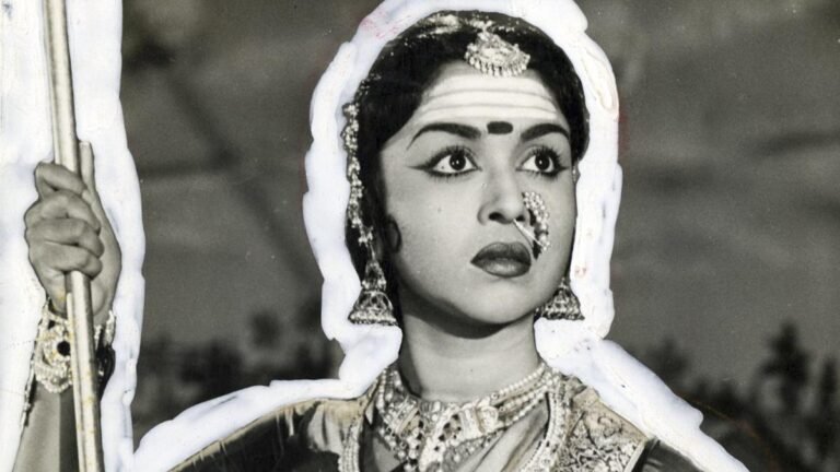 B. Saroja Death: Karnataka leaders Pati honor to timeless icon