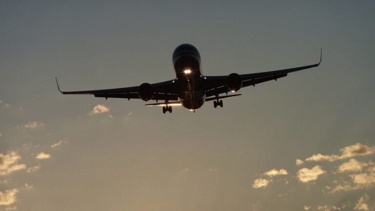 American Airlines forced to land in Puerto Rico after panic has expanded through “RIP” text: Here happened | Tech Word News