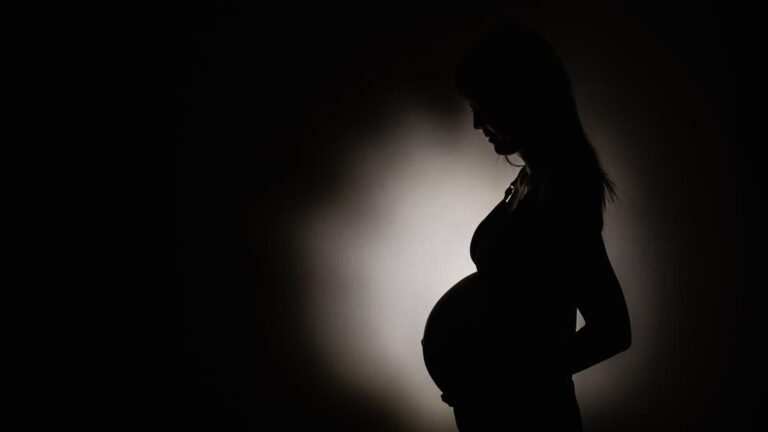 Pregnant Women Received on Bullock, Cot over weak roads along heavy rains in Madhya Pradesh