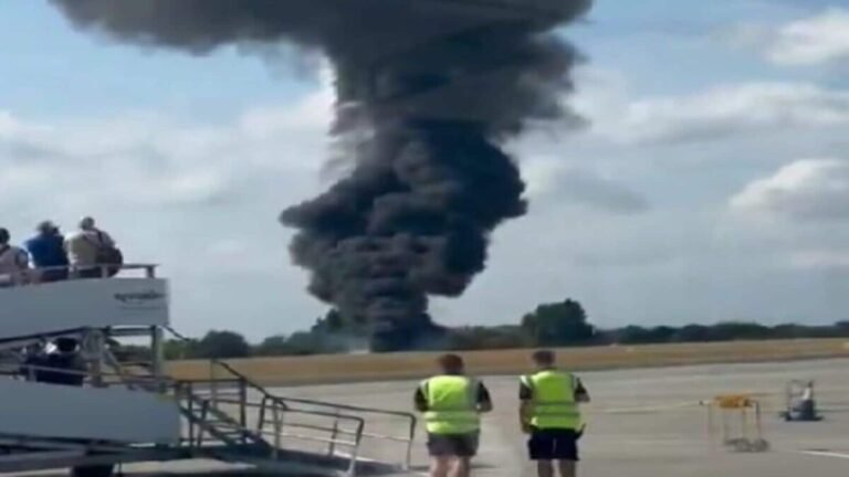 London crash: Jet Bound for Nisorthss crashes moments after take -off from Southend Airport | Tech Word News