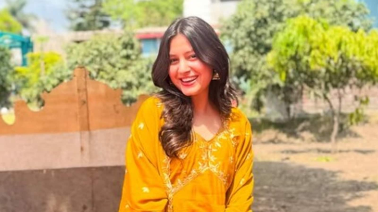 Youtuber cani. Devrani claims to have been drugged, robbed on the train to Assam; Railway corresponds Tech Word News
