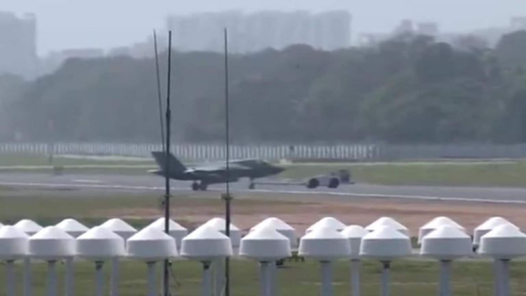 First visual elements! Stucks UK Jet F-35B moved to hangar weeks after emergency landing at the airport in Kerala | Tech Word News